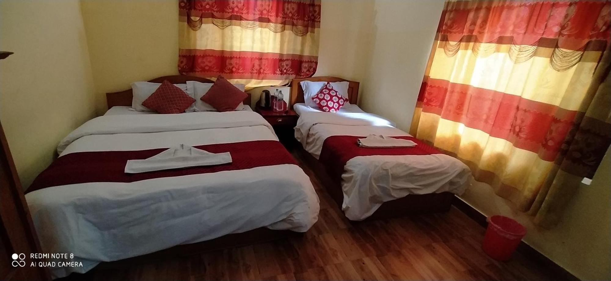 Hotel Plaza Nepal Pokhara Zewnętrze zdjęcie